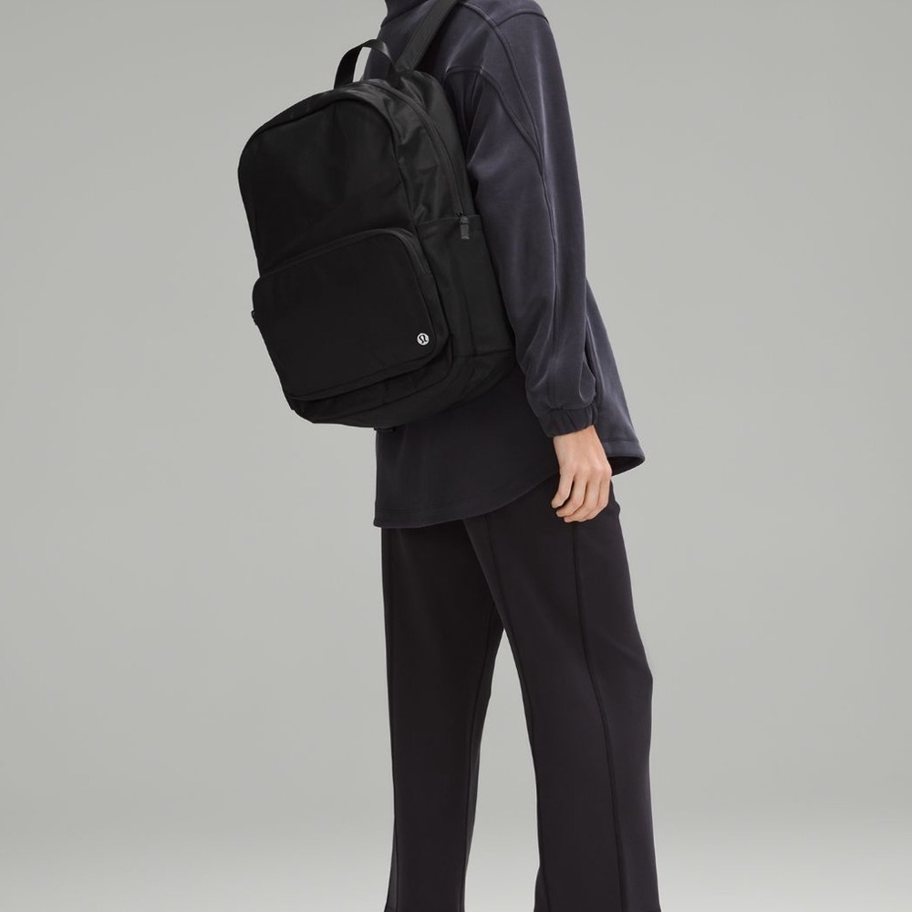 Lululemon Everywhere Backpack 22L